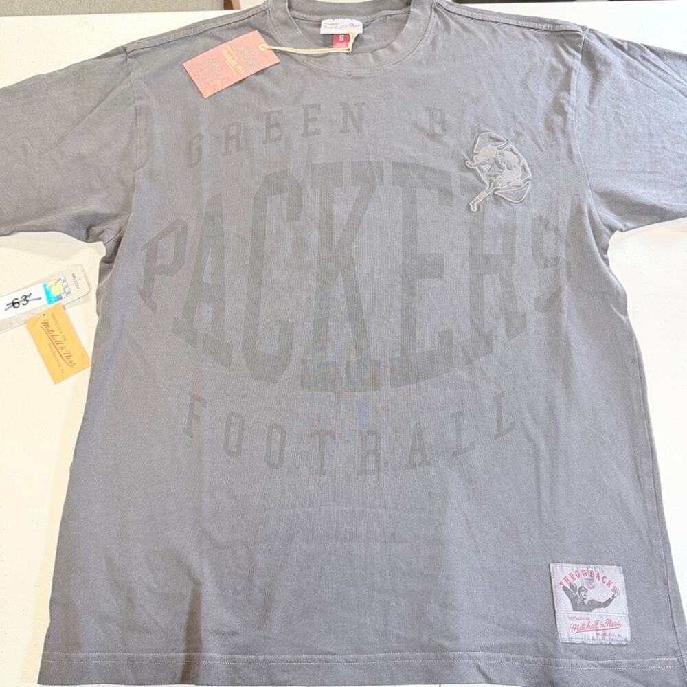 Green Bay Packers Mitchell & Ness NFL Downtown Coll Premium T-Shirt Small NWT